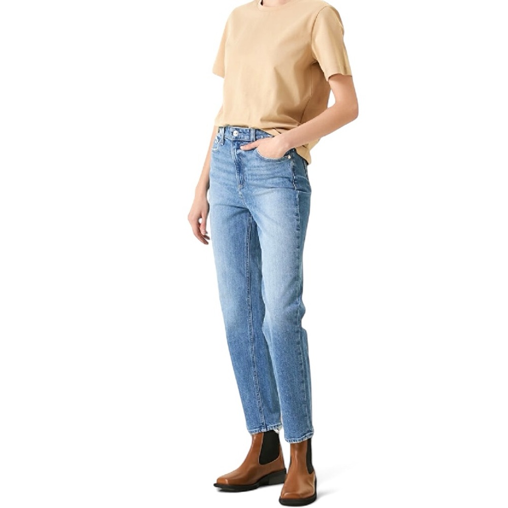 Paige Noella in Doretta Light Blue Jeans